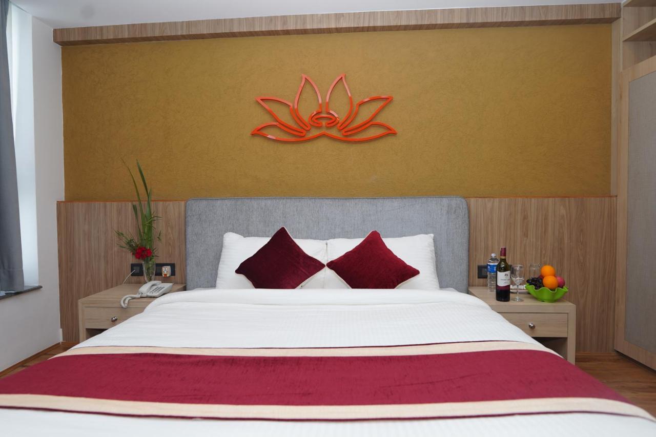 Lotus Shine & Amenities Hotel Kathmandu Exterior foto